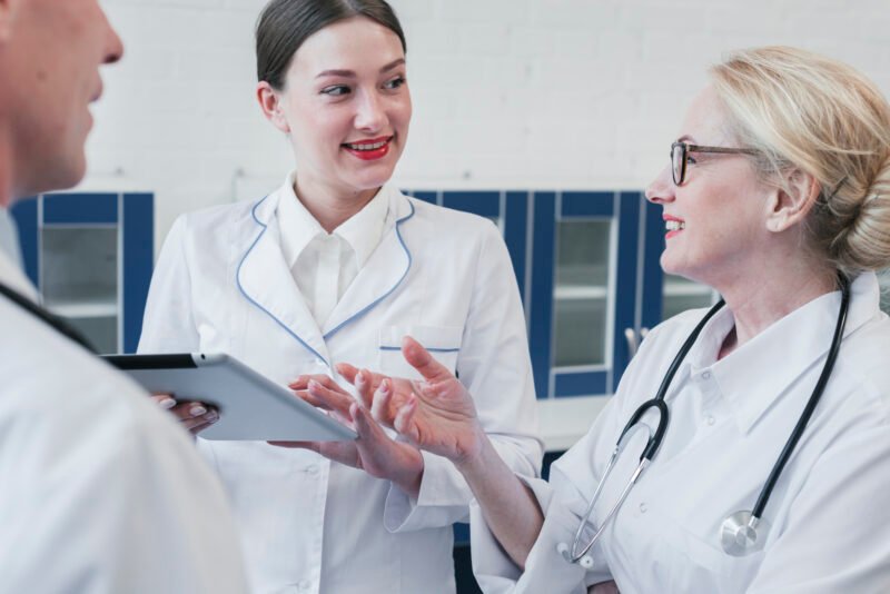 medical-team-doctor-s-office